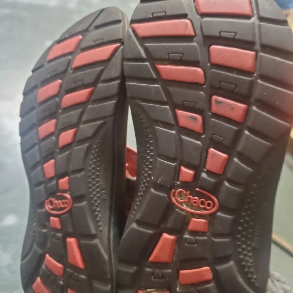 Chaco Z2  Strappy Sport sandals sz 4